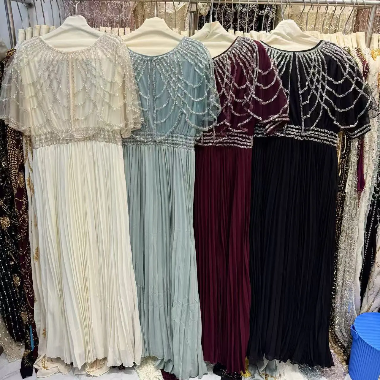 Robe de soirée musulmane vintage, ornée de strass, avec cape en maille transparente, plissée, longueur maxi, robe islamique pour femmes .